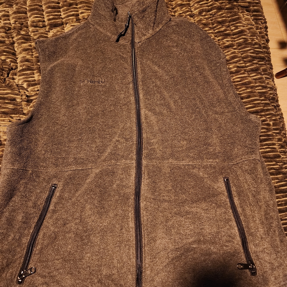 Columbia Men's Dark Brown Fleece Vest